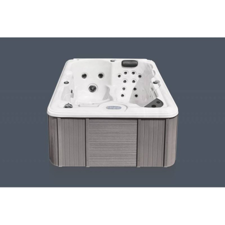 Спа бассейн Treesse Dubai